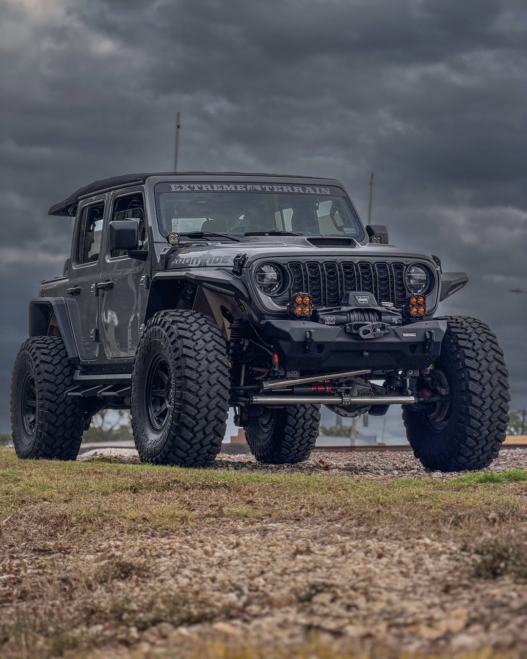 Custom Paint Matched Front Grille – Refreshed Style fits Jeep Wrangler JL/ Gladiator JT