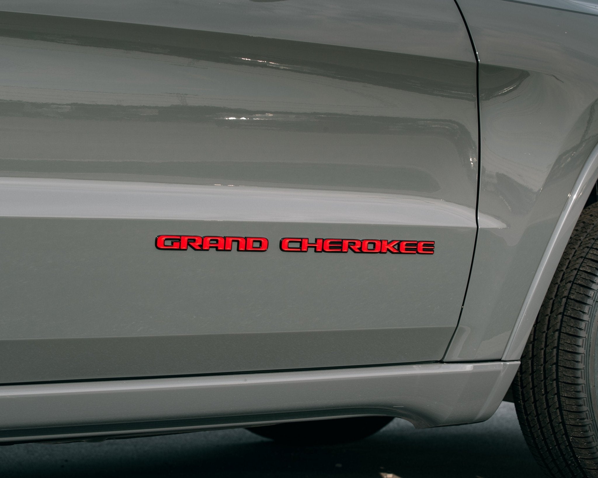 Jeep grand deals cherokee custom emblems