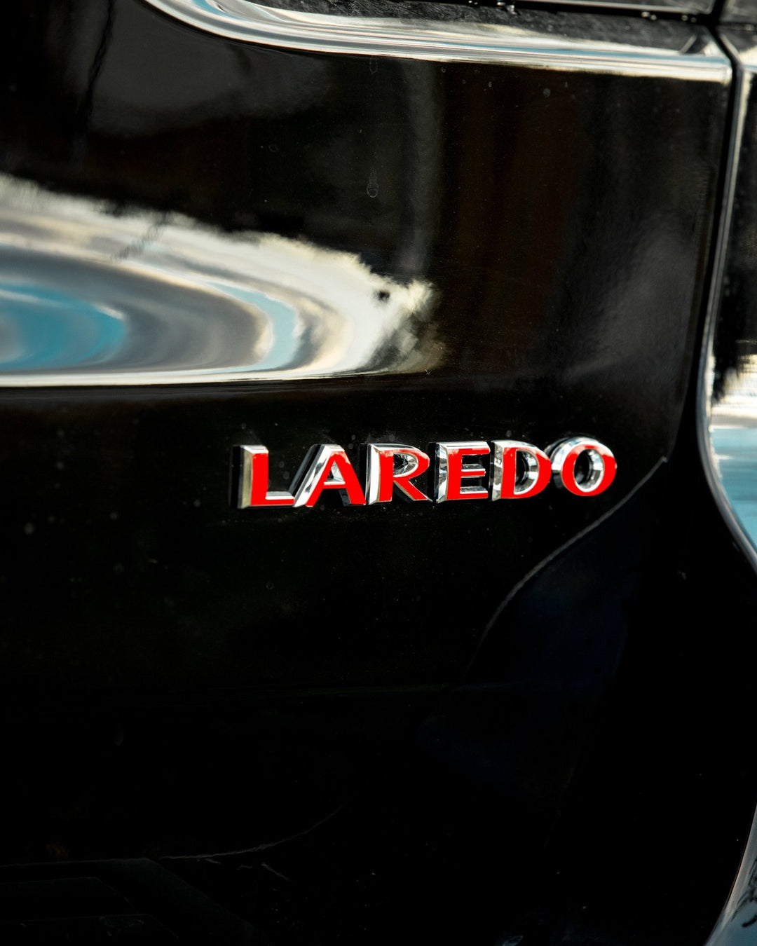 LAREDO Emblem Overlay Decal | fits 2005-2022 Grand Cherokee WK2 Laredo